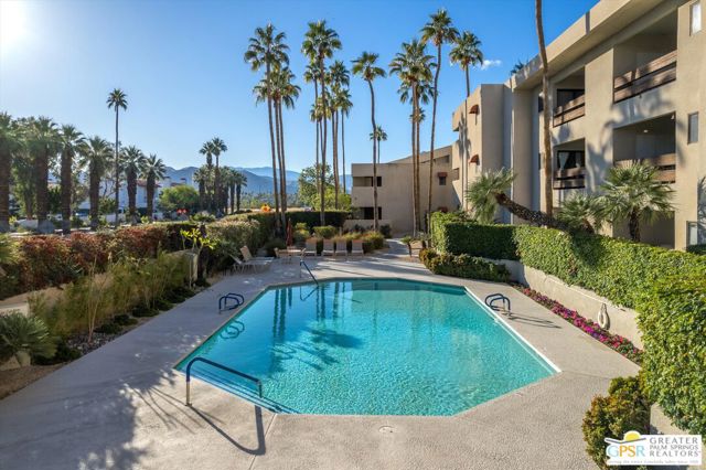 255 Avenida Caballeros, Palm Springs, California 92262, 2 Bedrooms Bedrooms, ,Condominium,For Sale,Avenida Caballeros,24433207