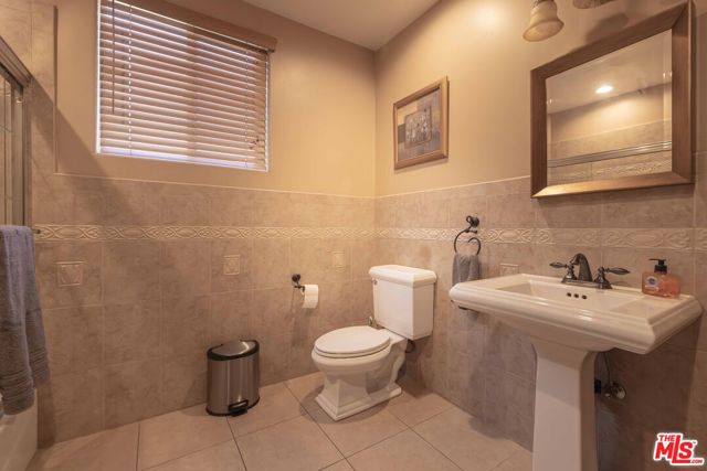 1724 S Genesee Avenue, Los Angeles CA: https://media.crmls.org/mediaz/08adf31e-cd80-437e-bd61-6c1b92687284.jpg