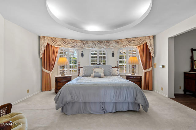 17627 Vincennes Street, Northridge CA: https://media.crmls.org/mediaz/08adf459-87ac-43ba-917a-8db8e9ef7e85.jpg