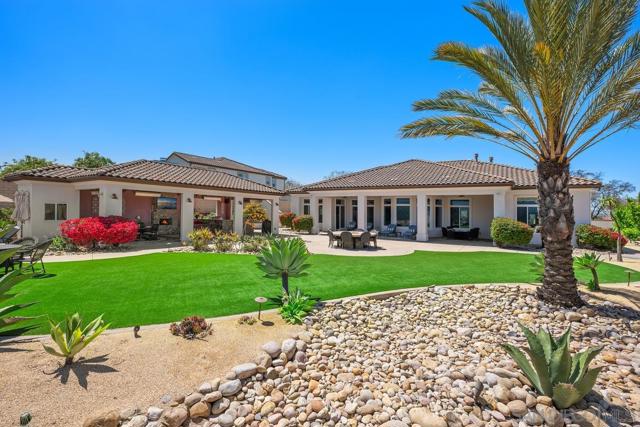 15674 Via Santa Pradera, San Diego CA: https://media.crmls.org/mediaz/08aeddac-ecbb-4836-8d50-ed21853088a6.jpg