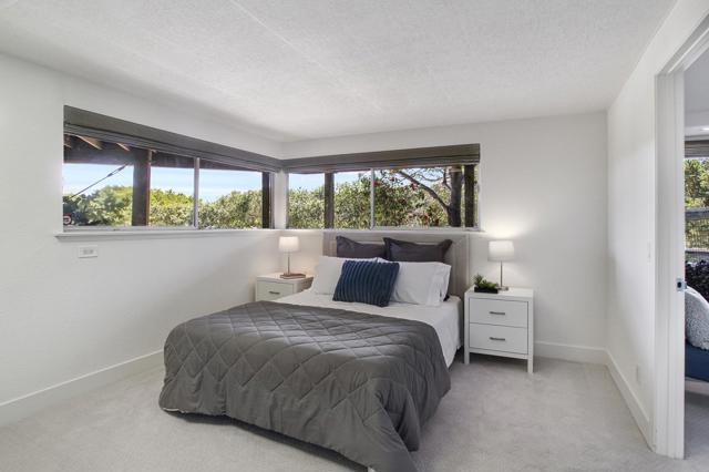 415 Golden Oak Drive, Portola Valley CA: https://media.crmls.org/mediaz/08afbd96-2063-42b2-812a-b512378bf971.jpg