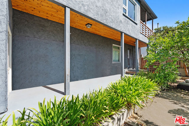 2136 Lemoyne Street, Los Angeles CA: https://media.crmls.org/mediaz/08b0588b-f5ba-4a65-b5f2-2ce547d9e8b6.jpg