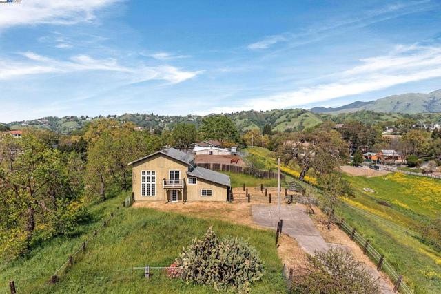 855 El Pintado Rd., Danville CA: https://media.crmls.org/mediaz/08b0bc8c-b004-4597-9f14-ce2a86dcd45f.jpg