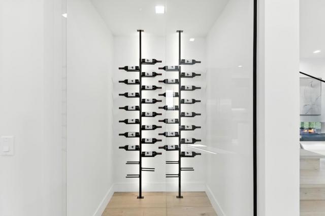 125 15th Avenue, San Mateo CA: https://media.crmls.org/mediaz/08b15a8a-9f37-45cb-848c-128307144b61.jpg