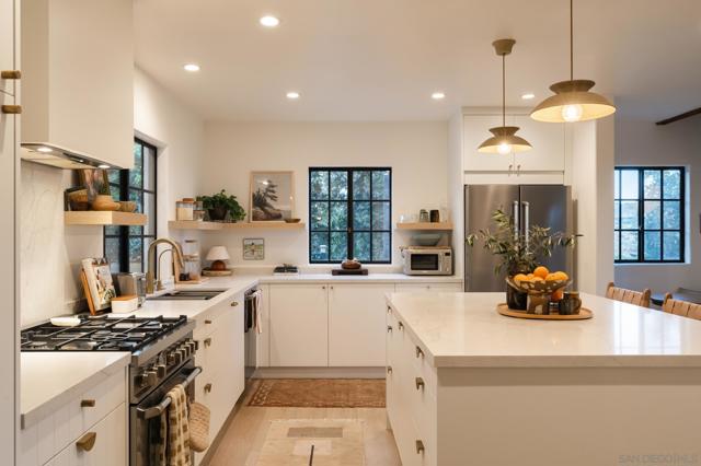 5615 Via Montellano, Bonsall CA: https://media.crmls.org/mediaz/08b22f74-25b9-4137-a5db-95894b636c98.jpg