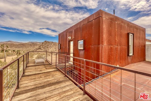 63131 Rocking Chair Road, Joshua Tree CA: https://media.crmls.org/mediaz/08b26b4f-9576-457b-ae9c-3cb1c7be2d73.jpg