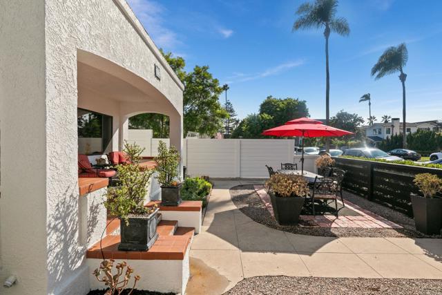 Detail Gallery Image 8 of 34 For 853 C Ave, Coronado,  CA 92118 - 4 Beds | 2 Baths