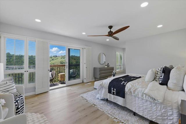 2434 Hastings Drive, Belmont CA: https://media.crmls.org/mediaz/08b2d649-7bfa-4784-93f0-b0407648c02a.jpg