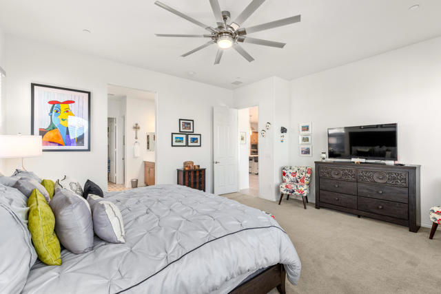 Image 22 of 86 For 43595 Vacanza Court