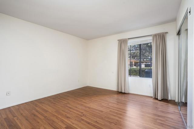 12015 Alta Carmel Ct, San Diego CA: https://media.crmls.org/mediaz/08b3a93b-a17b-49af-b2c8-e2a93d58c365.jpg