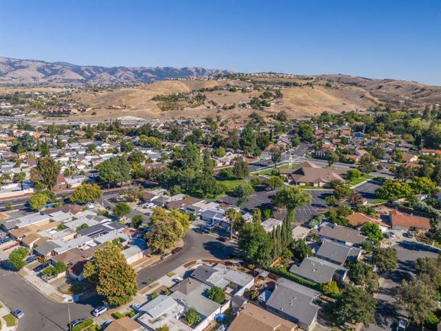 3891 Marfrance Drive, San Jose CA: https://media.crmls.org/mediaz/08b4c342-da32-4953-a255-e4cd1464ac37.jpg