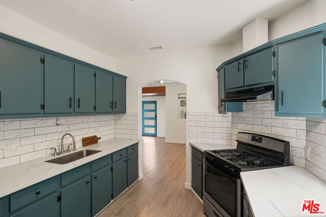 3501 N Figueroa Street, Los Angeles CA: https://media.crmls.org/mediaz/08b4c6f2-59e3-45d7-8ee4-9c551518b212.jpg