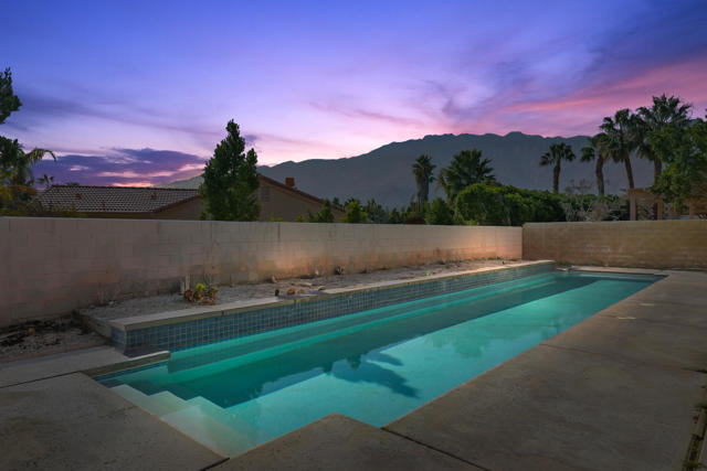 1041 E ViA San Dimas Road, Palm Springs CA: https://media.crmls.org/mediaz/08b59778-edf8-4a10-8af5-ee333118f7dc.jpg