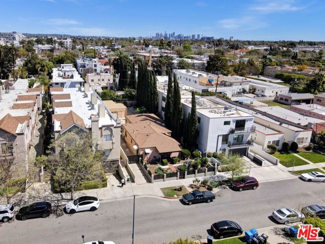 844 N Poinsettia Place, Los Angeles CA: https://media.crmls.org/mediaz/08b5be26-4c81-434c-be55-ae117ebddf85.jpg