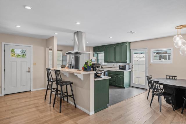 4971 Twain Ave, San Diego CA: https://media.crmls.org/mediaz/08b6f33e-e399-40c5-881f-bcb3fc041ec9.jpg