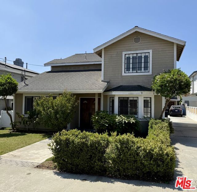 2008 Belmont Lane, Redondo Beach CA: https://media.crmls.org/mediaz/08b7011a-9bea-4c84-8e6e-4b963f1a9ed7.jpg