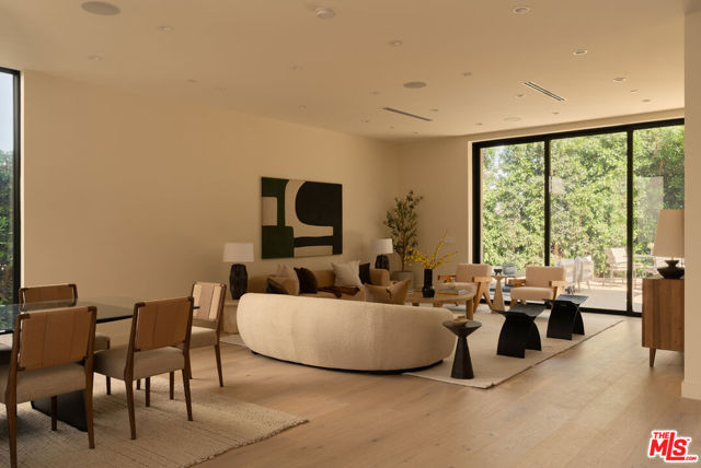 10346 Louisiana Avenue, Los Angeles CA: https://media.crmls.org/mediaz/08b78e8b-3461-40c9-87aa-1de11ccc68ca.jpg