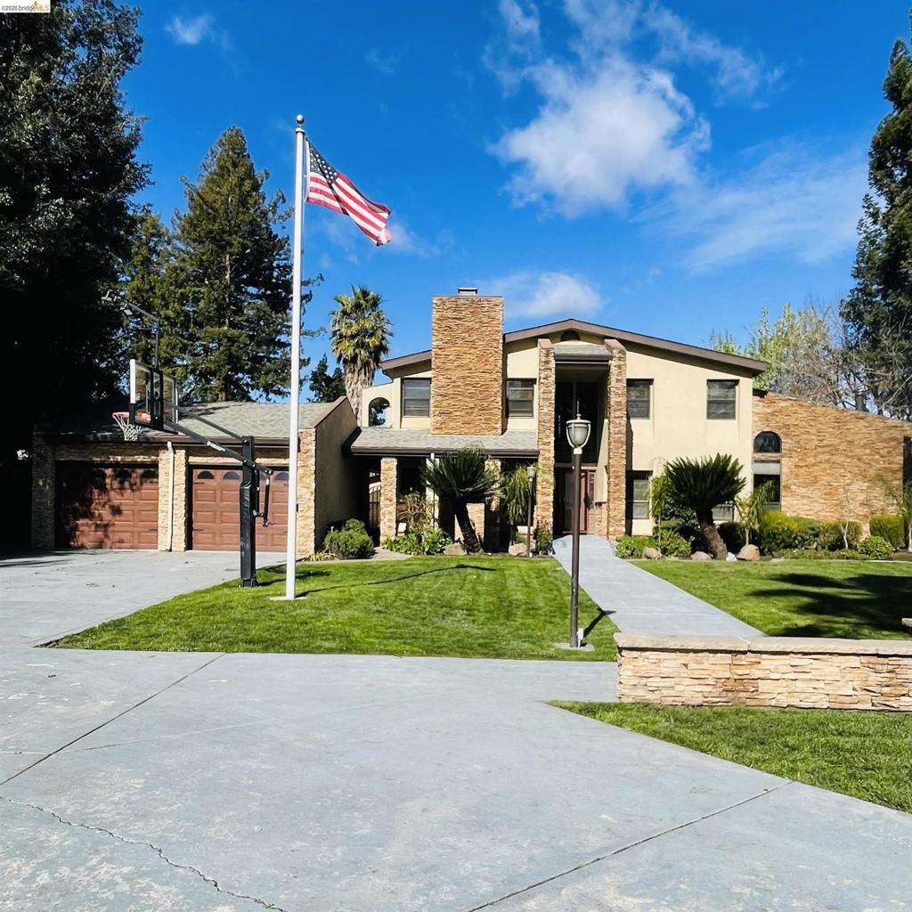 3635 Country Club Blvd