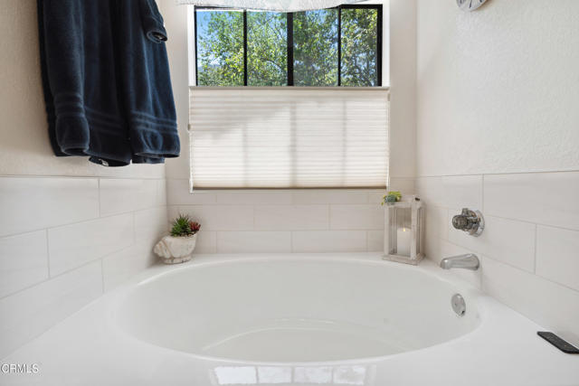 6378 Lada Avenue, Camarillo CA: https://media.crmls.org/mediaz/08b9141e-b89f-4792-9934-0e172c229d38.jpg