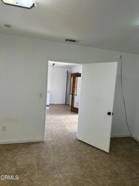 Detail Gallery Image 2 of 4 For 1734 Indian Hill Bld, Pomona,  CA 91767 - 1 Beds | 1 Baths