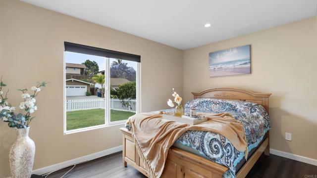 271 E Rienstra Street, Chula Vista CA: https://media.crmls.org/mediaz/08bb8b20-d471-414f-b525-a7bc51d88d7d.jpg