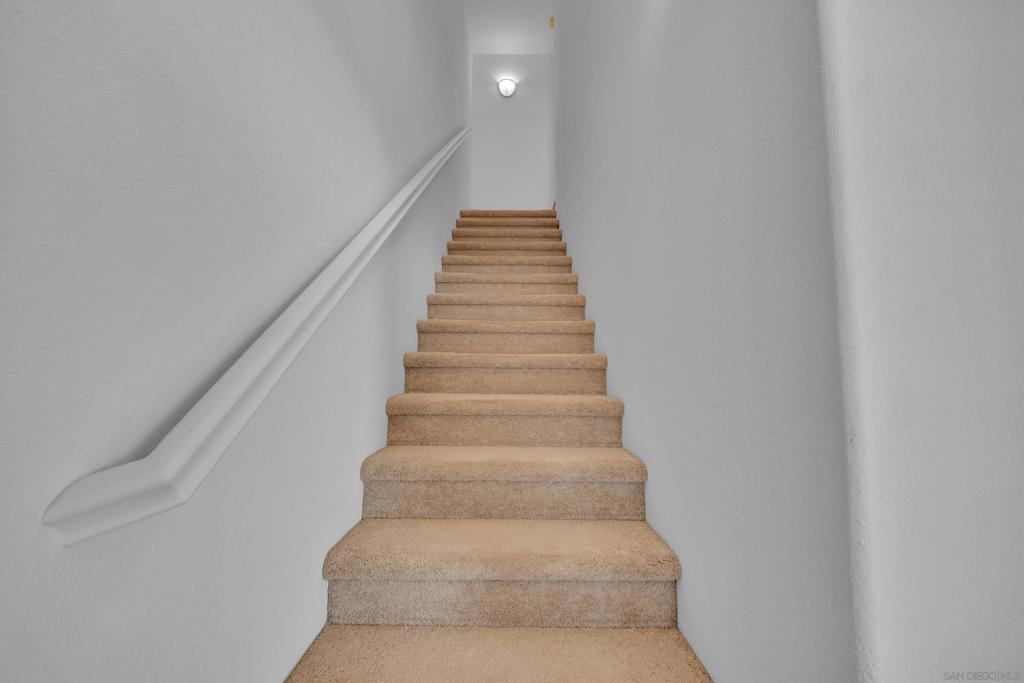 https://media.crmls.org/mediaz/08bc04d7-f7b4-4567-82d4-ce3d0c348039.jpg?preset=X-Large