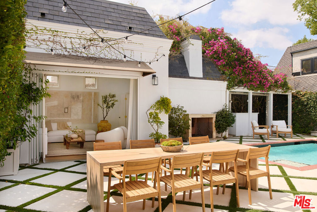 6206 Lindenhurst Avenue