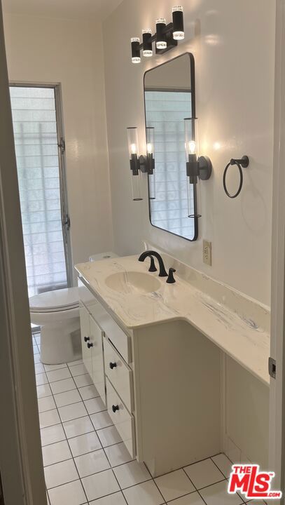 3331 Inglewood Boulevard, Los Angeles CA: https://media.crmls.org/mediaz/08bcbfcd-45c4-4c1f-b181-1429eb2aa528.jpg