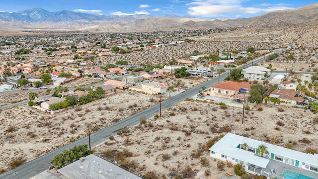 12622 Miracle Hill Road, Desert Hot Springs CA: https://media.crmls.org/mediaz/08bd3424-7882-44fd-a39d-b2f84ab813ce.jpg