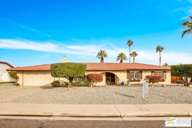 2250 Tamarisk Road, Palm Springs CA: https://media.crmls.org/mediaz/08bddab9-8234-4732-bf55-2a6eccdc43b9.jpg