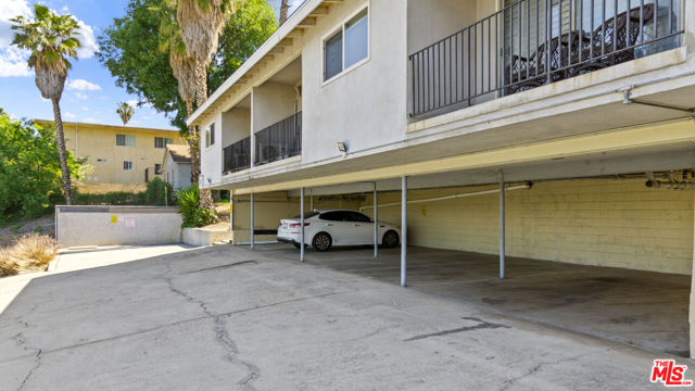 4581 Main Street, Riverside CA: https://media.crmls.org/mediaz/08bdec99-a67b-40d6-a463-938c114348d5.jpg