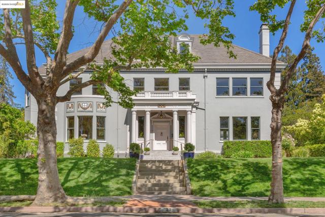 22 Sea View Ave, Piedmont CA: https://media.crmls.org/mediaz/08be1bbb-0f88-4e6f-92fd-c74d6f910281.jpg