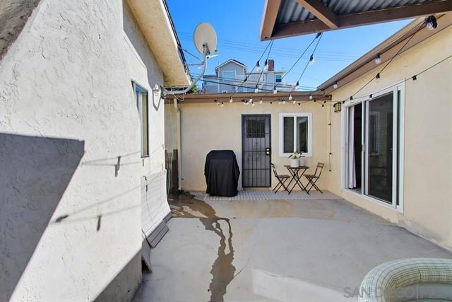 1654 LINWOOD, San Diego CA: https://media.crmls.org/mediaz/08bebccf-0529-40f4-b1fd-b2125f4ce5d7.jpg