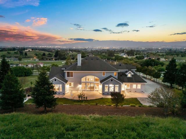 9560 Via Del Oro, Gilroy CA: https://media.crmls.org/mediaz/08bf1041-62ba-4b3d-8359-6eeffaf85535.jpg