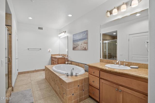1423 Windshore Way, Oxnard CA: https://media.crmls.org/mediaz/08bf4c5d-b708-4efe-a218-6d54a299458d.jpg