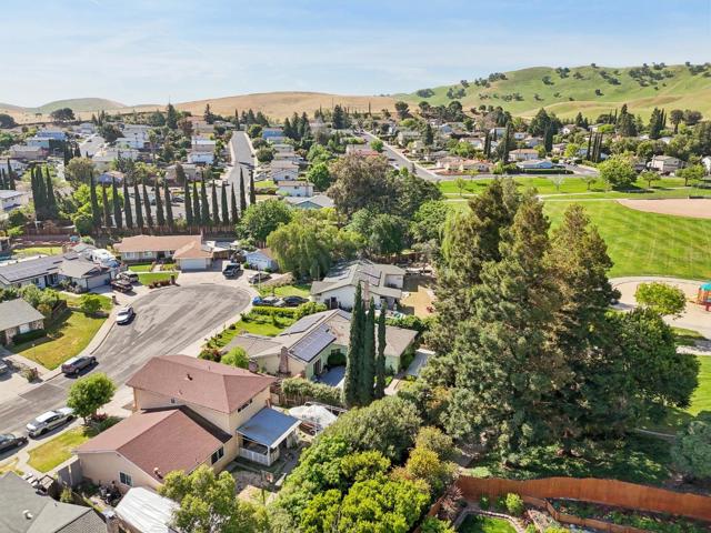 2308 Gabriel Court, Antioch CA: https://media.crmls.org/mediaz/08bfb9ef-8b4b-4187-817b-659984303803.jpg