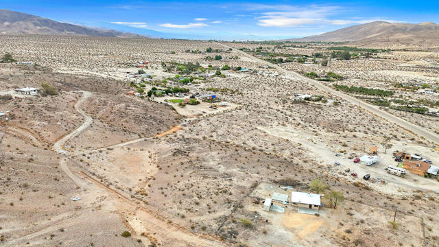 28300 Desert Charm Road, Desert Hot Springs CA: https://media.crmls.org/mediaz/08c0956b-37a7-4c8e-a82e-d96ec41cf08a.jpg