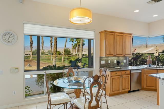 78770 Sunrise Mountain View, Palm Desert CA: https://media.crmls.org/mediaz/08c13983-8957-4e79-b31e-7887f91592fe.jpg