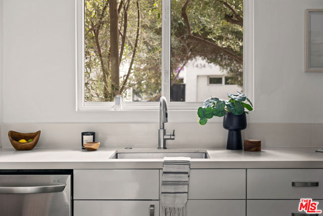 1434 24th Street photo 2
