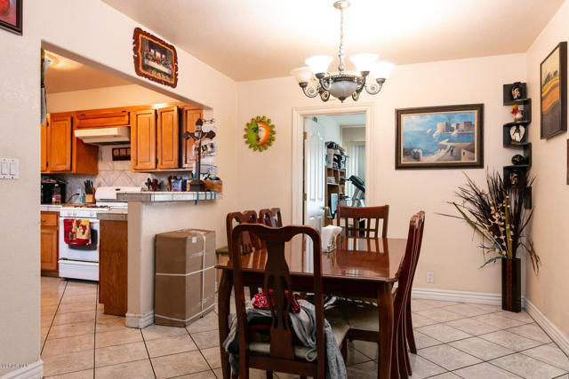 733 N M Street, Oxnard CA: https://media.crmls.org/mediaz/08c32c82-72fb-4def-afd6-a46eab698a9f.jpg