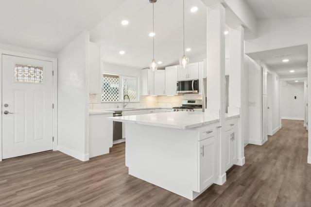 28890 Lilac Rd, Valley Center CA: https://media.crmls.org/mediaz/08c4637d-adab-40cb-824e-8647e99ffcb4.jpg