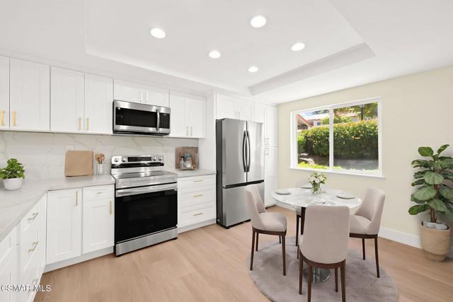 12016 Caminito Campana, San Diego CA: https://media.crmls.org/mediaz/08c516f7-e310-495b-8fab-2560d4bfc37a.jpg
