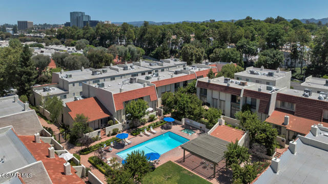 6217 Nita Avenue, Woodland Hills CA: https://media.crmls.org/mediaz/08c5250e-55ec-4f26-a6f7-0068c75460bd.jpg