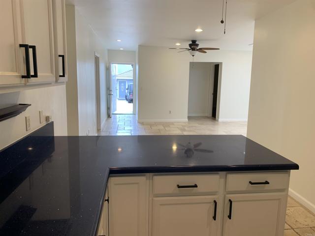 Detail Gallery Image 2 of 18 For 7229 Fay Ave, La Jolla,  CA 92037 - 4 Beds | 2 Baths