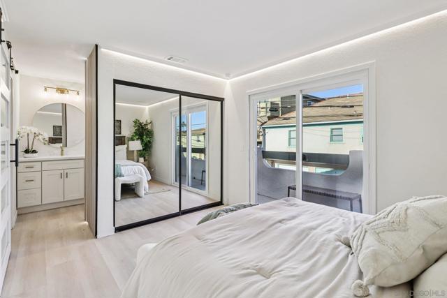 4043 Utah St, San Diego CA: https://media.crmls.org/mediaz/08c59c75-2aab-47db-b8e1-3974e54bff85.jpg