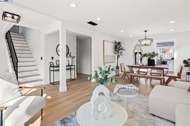 3270 Santa Sophia Way, Union City CA: https://media.crmls.org/mediaz/08c5b527-34fe-4ce4-94d9-40a83e79722c.jpg