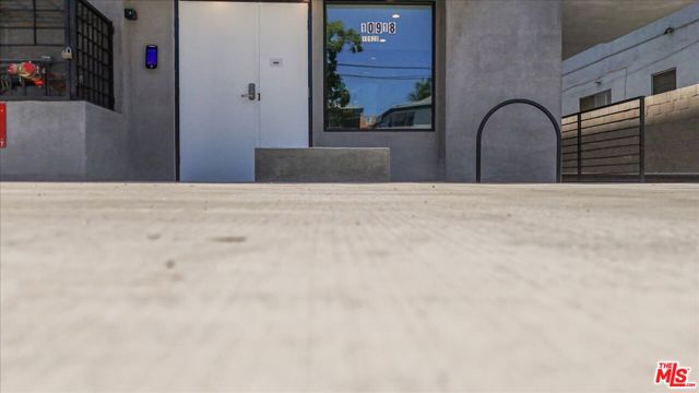 10918 Camarillo Street, North Hollywood CA: https://media.crmls.org/mediaz/08c62ff7-1307-4b1e-96a5-c02702e07780.jpg