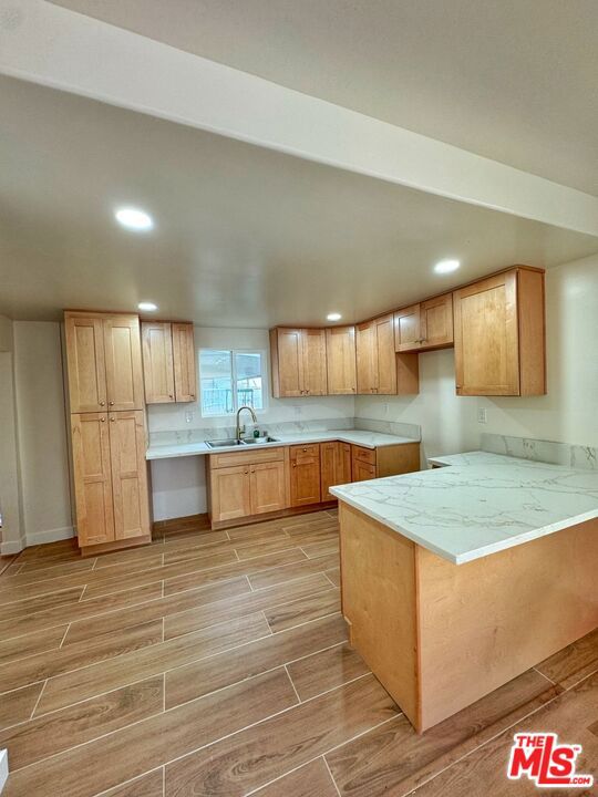 619 Elm Avenue, Inglewood CA: https://media.crmls.org/mediaz/08c6768d-25db-4865-9660-bd542b4752ba.jpg