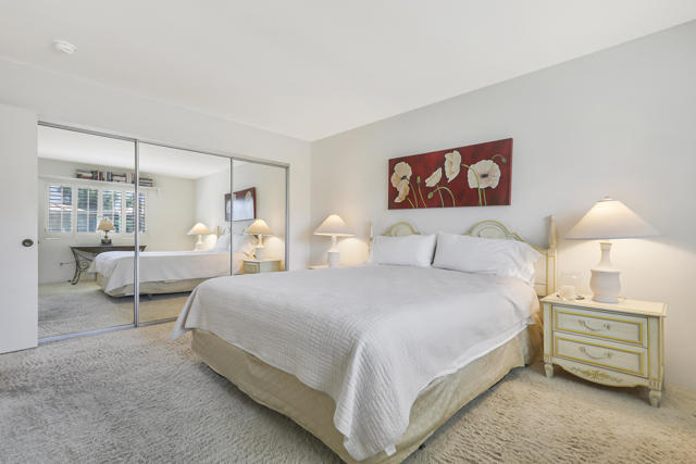 17 La Cerra Circle, Rancho Mirage CA: https://media.crmls.org/mediaz/08c6da44-6402-4cab-b822-ab2ed65abfde.jpg