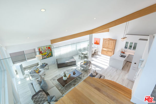 18 Union Jack Street, Marina del Rey CA: https://media.crmls.org/mediaz/08c8ef25-e532-42e1-920d-b9f469797445.jpg